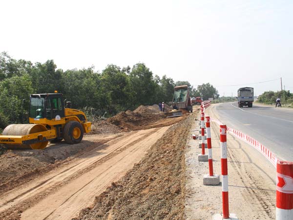 Khẩn trương thực hiện giải phóng mặt bằng, tái định cư Dự án mở rộng quốc lộ 1